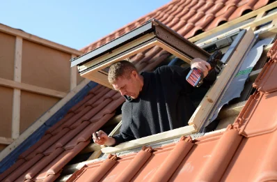 Pose de fenêtres de toit Velux à Champlay